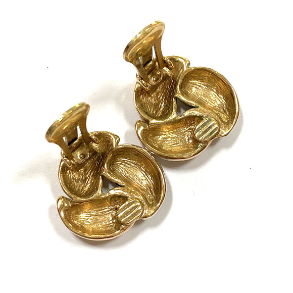 Vintage clip on earrings gold- silver- copper-tone textured metal boss lady look - Picture 4 of 4